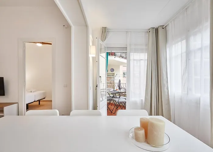 Bbarcelona Calabria Flat شقة برشلونة