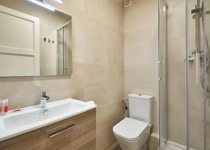 Bbarcelona Calabria Flat * برشلونة